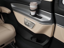 V-Klass 12 V uttag för bakre sätesrad, höger och vänster