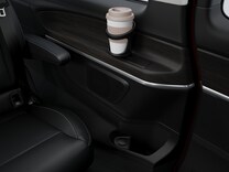 EQV 12 V uttag för bakre sätesrad, höger och vänster