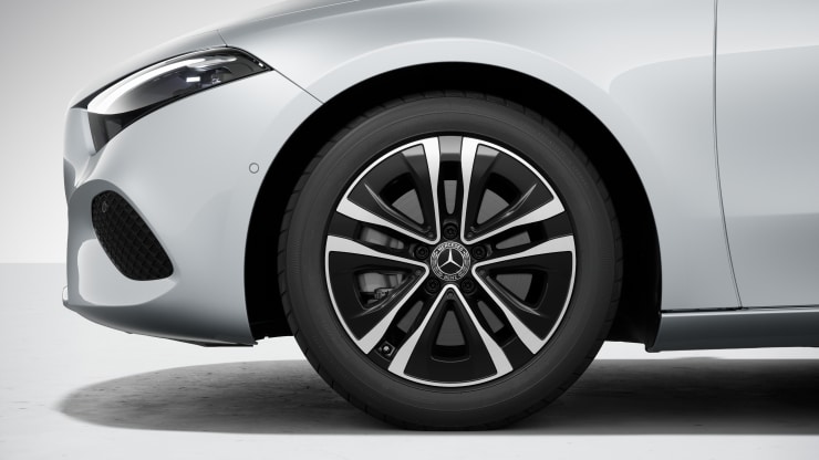 43&comma;2 cm &lpar;17"&rpar; Leichtmetallr&auml;der im 5-Doppelspeichen-Design Bild 1