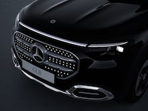 GLB Belyst front med Mercedes-Benzstjärnor