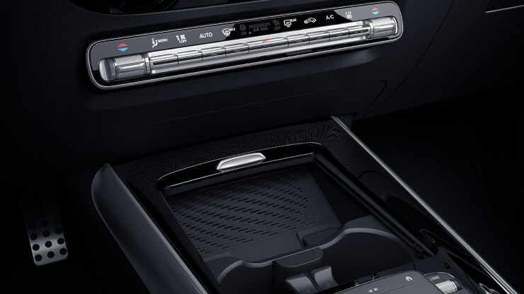 Ablagefach in Mittelkonsole mit Rollo 2