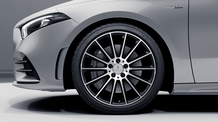 48&comma;3 cm &lpar;19"&rpar; AMG Leichtmetallr&auml;der im Vielspeichen-Design Bild 1