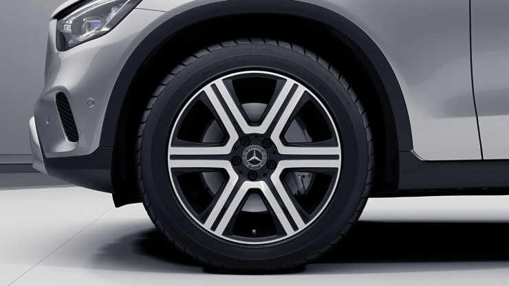 48&comma;3 cm &lpar;19"&rpar; Leichtmetallr&auml;der im 6-Speichen-Design Bild 1