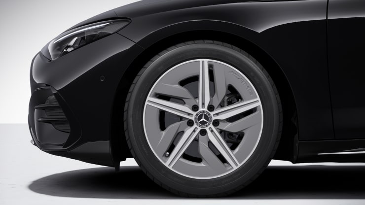 45&comma;7 cm &lpar;18"&rpar; AMG Leichtmetallr&auml;der im 5-Speichen-Design Bild 1