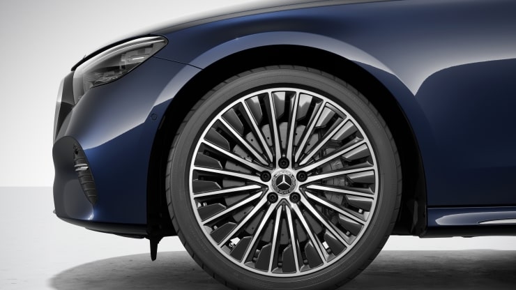 Bremsanlage mit größeren Bremsscheiben an der Vorderachse 1