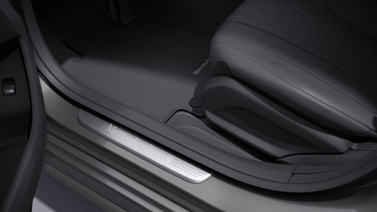 Einstiegsleisten mit "Mercedes-Benz" Schriftzug&comma; beleuchtet und mit Wechselcover Bild 1