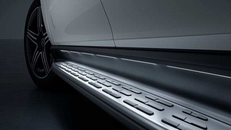 Trittbretter beleuchtet in Aluminium-Optik mit Gumminoppen 2