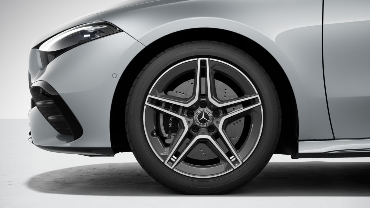 45&comma;7 cm &lpar;18"&rpar; AMG Leichtmetallr&auml;der im 5-Doppelspeichen-Design Bild 1