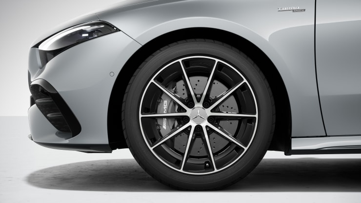 45&comma;7 cm &lpar;18"&rpar; AMG Leichtmetallr&auml;der im 10-Speichen-Design Bild 1