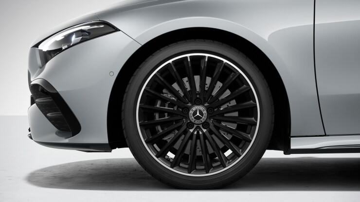 48&comma;3 cm &lpar;19&OpenCurlyDoubleQuote;&rpar; AMG Leichtmetallr&auml;der im Vielspeichen-Design Bild 1