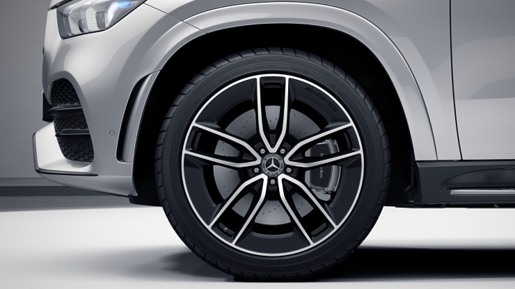 Obr&eogon;cze k&oacute;&lstrok; AMG ze stop&oacute;w metali lekkich&comma; 22&rdquo; Zdj&eogon;cie 1