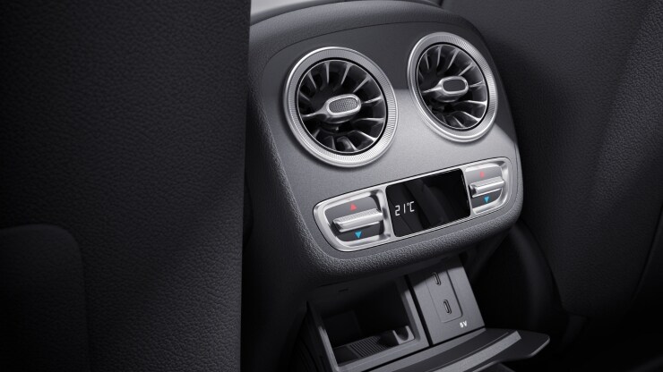 2 USB-Anschl&uuml;sse im Fond Bild 1