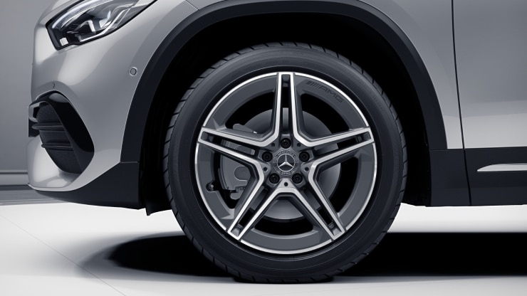 48,3 cm (19") AMG Leichtmetallräder im 5-Doppelspeichen-Design 1