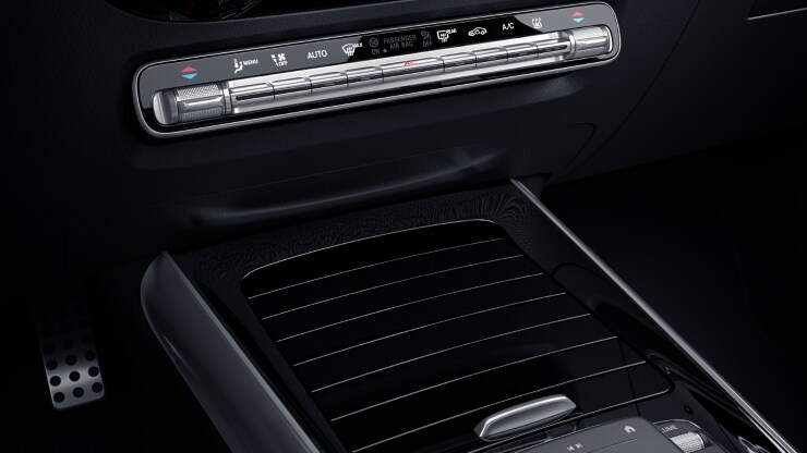 Ablagefach in Mittelkonsole mit Rollo Bild 1