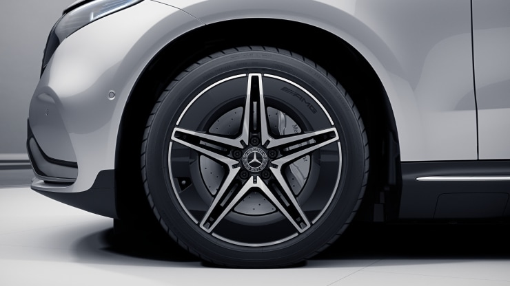 48,3 cm (19") AMG Leichtmetallräder im 5-Doppelspeichen-Design Bild 1