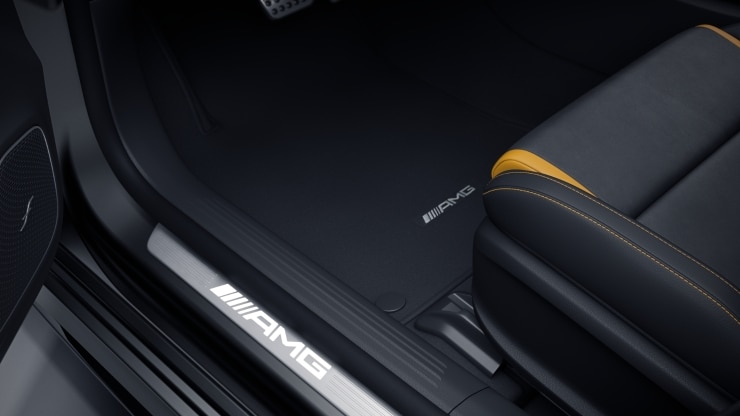 AMG Einstiegsleisten mit "AMG" Schriftzug, beleuchtet und mit Wechselcover 1