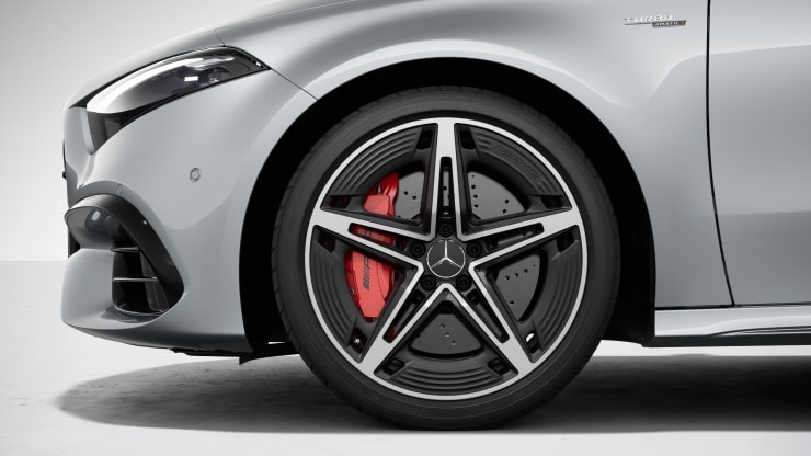 48&comma;3 cm &lpar;19"&rpar; AMG Leichtmetallr&auml;der im 5-Doppelspeichen-Design Bild 1