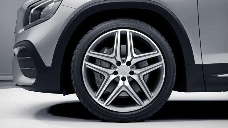 50&comma;8 cm &lpar;20"&rpar; AMG Leichtmetallr&auml;der im 5-Doppelspeichen-Design Bild 1