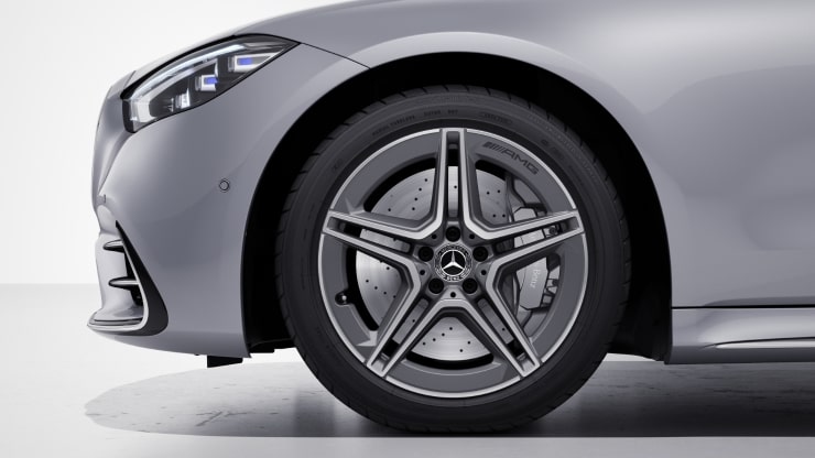 19" AMG Leichtmetallräder im 5-Doppelspeichen-Design 1