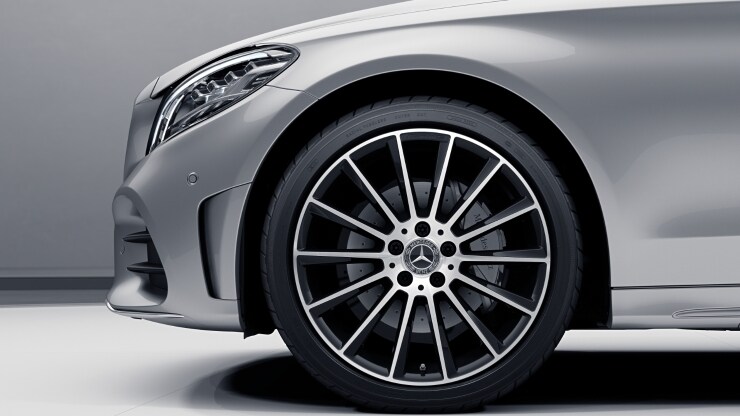 Llantas de aleación AMG de 48,3 cm (19") multirradio color negro brillante y pulidas Imagen 1
