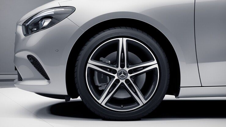 18" Aerodynamik-Leichtmetallräder im 5-Doppelspeichen-Design 1