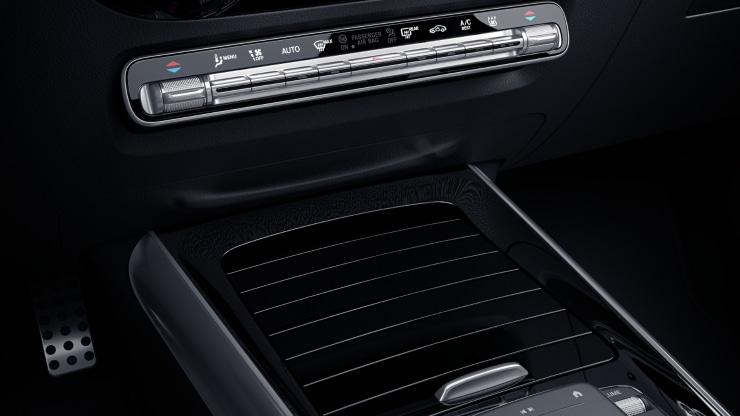 Ablagefach in Mittelkonsole mit Rollo Bild 1