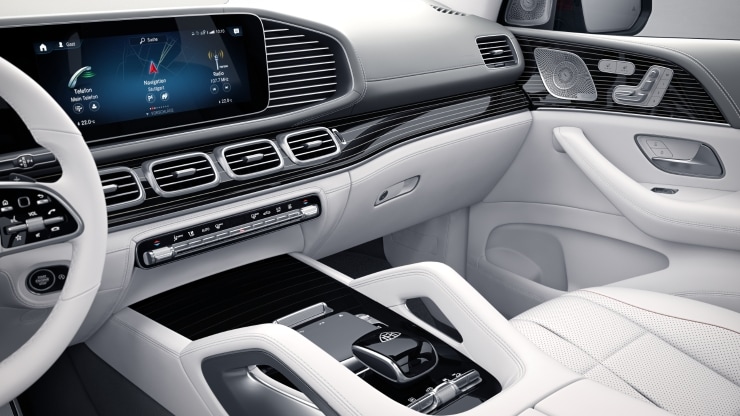 Instrumententafel und Bordkanten der T&uuml;ren in Leder Nappa 3