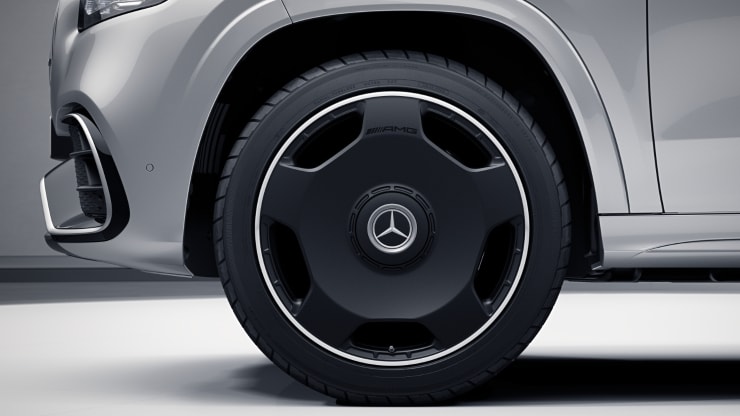 58,4 cm (23") AMG Schmiederäder im 5-Loch-Design Bild 1