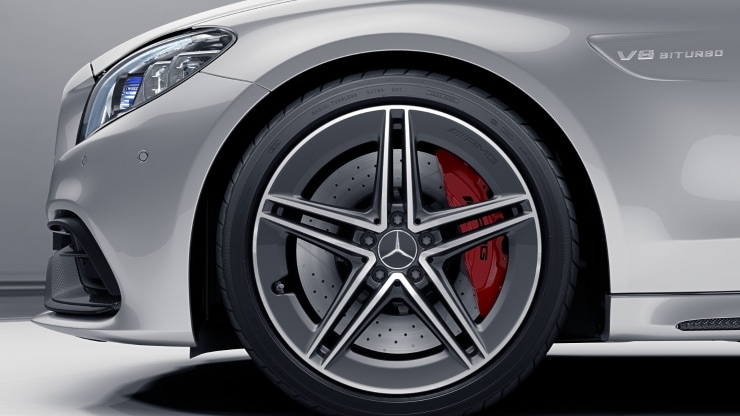 48,3 cm (19") AMG Leichtmetallräder im 5-Doppelspeichen-Design 1
