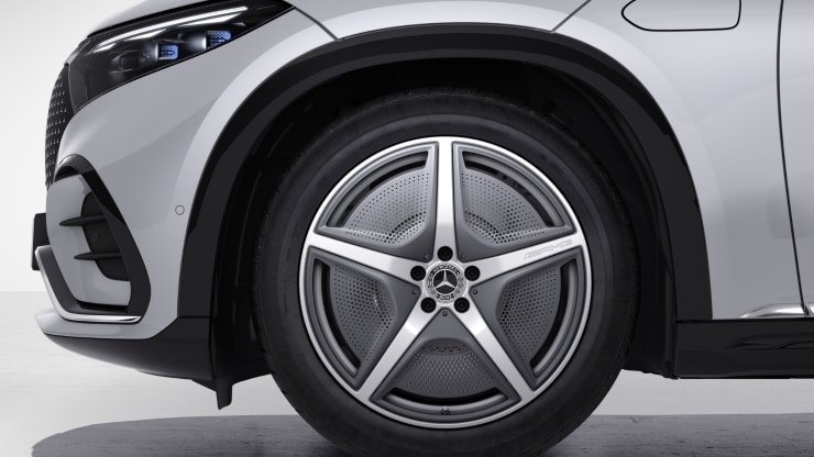 53,3 cm (21") AMG Leichtmetallräder im 5-Speichen-Design 1