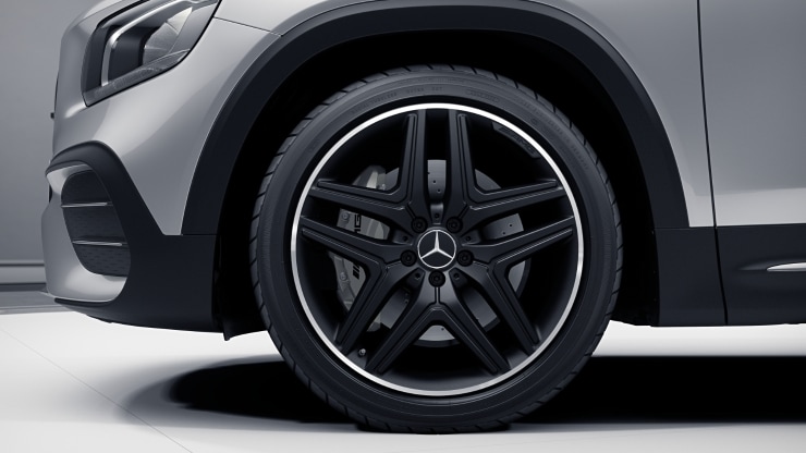 50&comma;8 cm &lpar;20"&rpar; AMG Leichtmetallr&auml;der im 5-Doppelspeichen-Design Bild 1