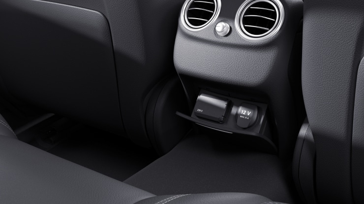 230 V-Steckdose im Fond Bild 1