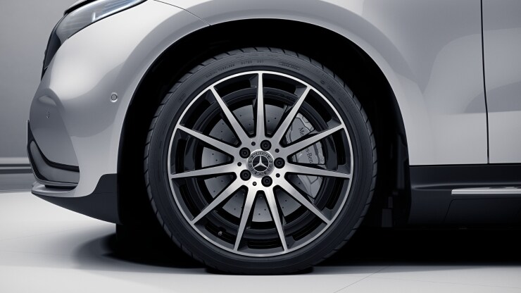 Llantas de aleaci&oacute;n AMG de 50&comma;8 cm &lpar;20"&rpar; multirradio color negro brillante y pulidas Imagen 1