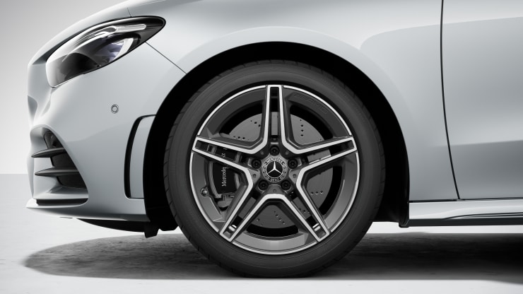 45&comma;7 cm &lpar;18"&rpar; AMG Leichtmetallr&auml;der im 5-Doppelspeichen-Design Bild 1