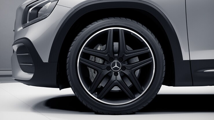 50&comma;8 cm &lpar;20"&rpar; AMG Leichtmetallr&auml;der im 5-Doppelspeichen-Design Bild 1
