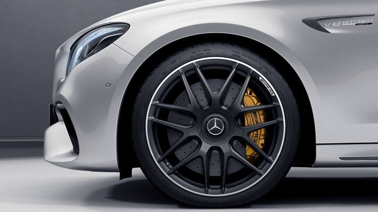 50,8 cm (20") AMG Schmiederäder im Kreuzspeichen-Design Bild 1