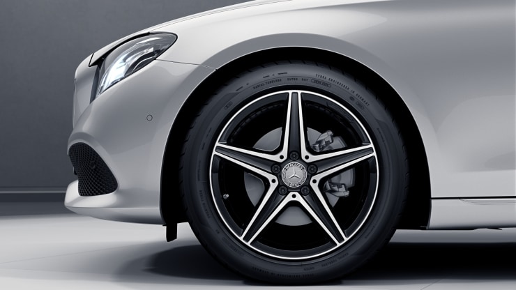 45&comma;7 cm &lpar;18"&rpar; AMG Leichtmetallr&auml;der im 5-Speichen-Design Bild 1