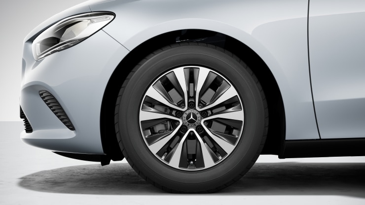 40,6 cm (16") Leichtmetallräder im Vielspeichen-Design 1