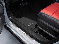 Mercedes-AMG GLA 可替換門檻飾板附照明