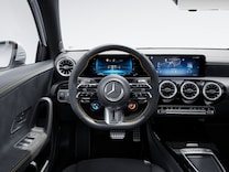 Mercedes-AMG A-Class Hatchback AMG專屬方向盤操控按鈕