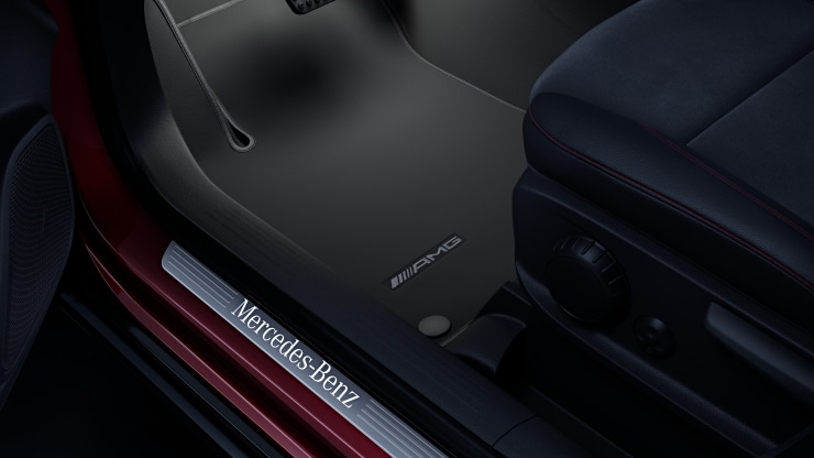 Einstiegsleisten mit "Mercedes-Benz" Schriftzug, beleuchtet und mit Wechselcover 1