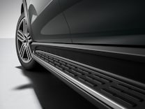GLS RUNNING BOARD IN ALU-APPEARANCE WITH RUBBER STUDS