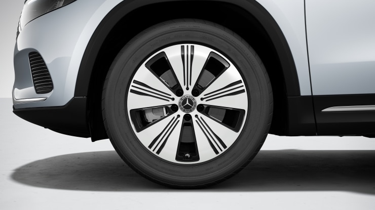 45&comma;7 cm &lpar;18"&rpar; Leichtmetallr&auml;der im 5-Speichen-Design Bild 1