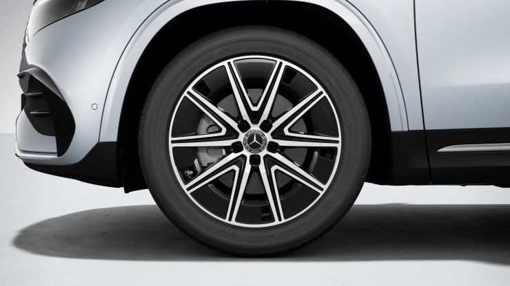 Jantes alliage AMG 48&comma;3&nbsp;cm &lpar;19"&rpar; &agrave; 10 branches&nbsp;Gris tantale &sol; argent Image 1