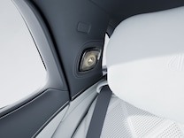 Mercedes-Maybach EQS Belt feeders in the rear