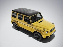 G-Class MANUFAKTUR roof painted in obsidian black