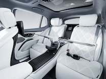 Mercedes-Maybach EQS SUV 2 wireless headsets