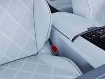 Mercedes-Maybach EQS SUV Designer belt buckles in front and rear