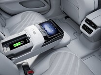 EQS Saloon Chức năng sạc không dây cho ghế sau