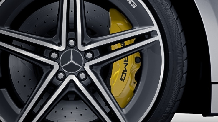 AMG Bremssättel gelb lackiert Bild 1